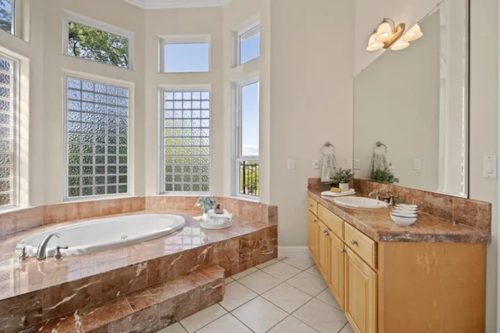 16060 Cerro Vista Drive, Los Gatos, California 95032