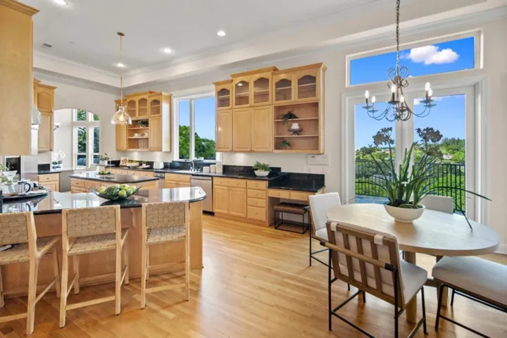 16060 Cerro Vista Drive, Los Gatos, California 95032