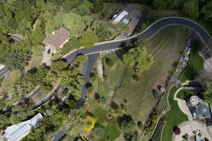 16060 Cerro Vista Drive, Los Gatos, California 95032