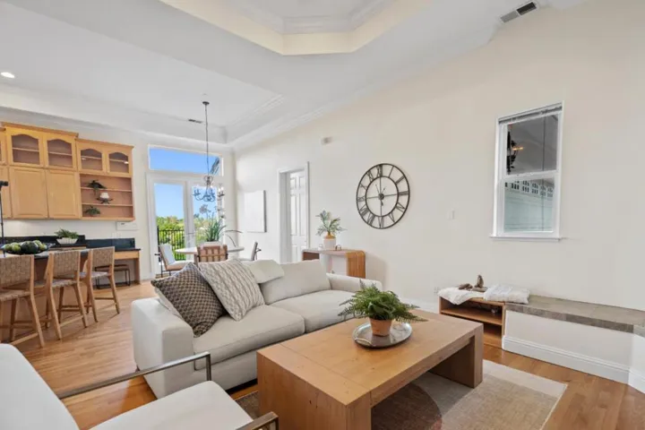 16060 Cerro Vista Drive, Los Gatos, California 95032