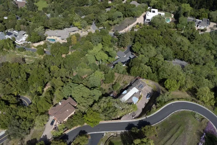 16060 Cerro Vista Drive, Los Gatos, California 95032