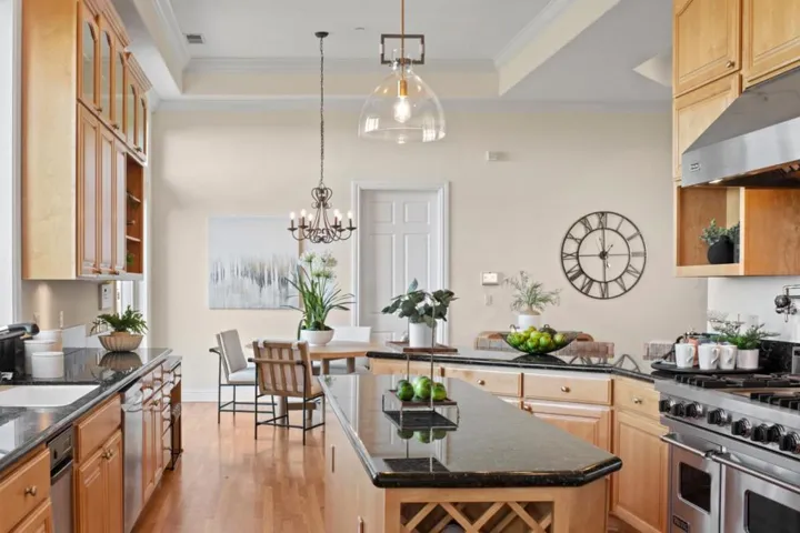 16060 Cerro Vista Drive, Los Gatos, California 95032