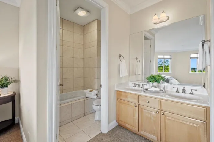 16060 Cerro Vista Drive, Los Gatos, California 95032