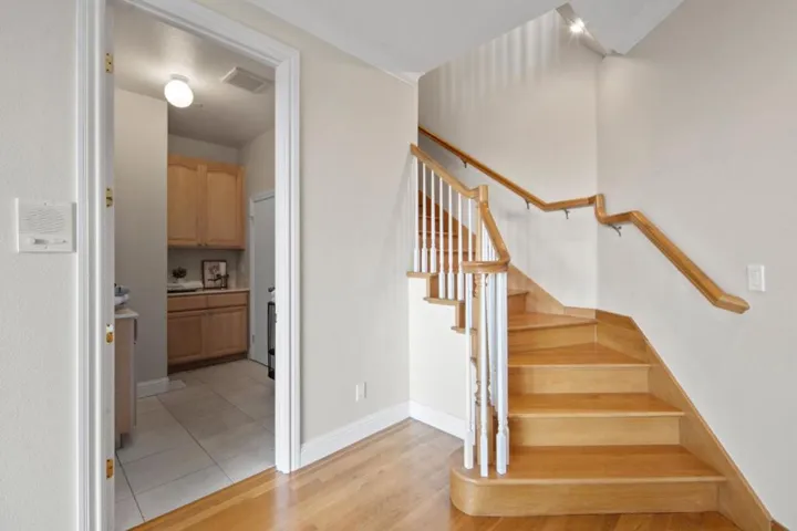 16060 Cerro Vista Drive, Los Gatos, California 95032
