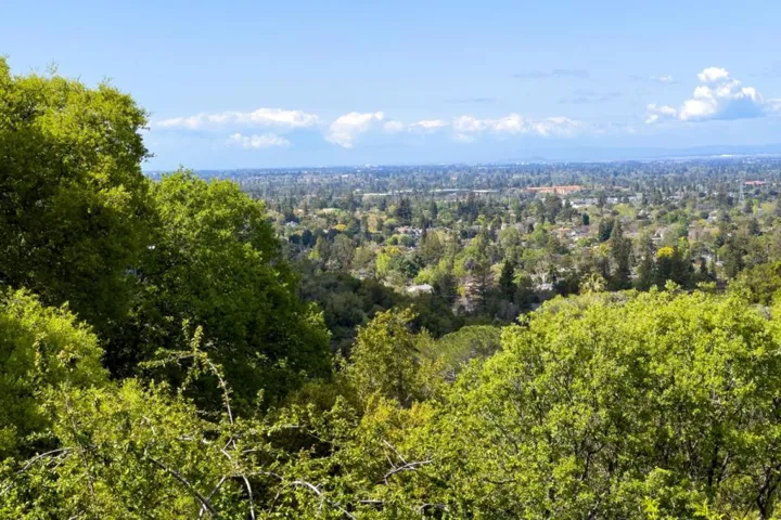 16060 Cerro Vista Drive, Los Gatos, California 95032