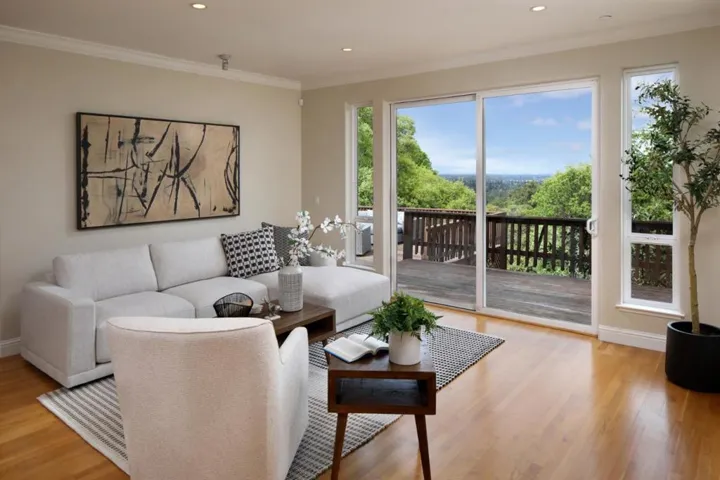 16060 Cerro Vista Drive, Los Gatos, California 95032