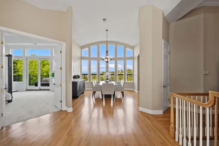16060 Cerro Vista Drive, Los Gatos, California 95032