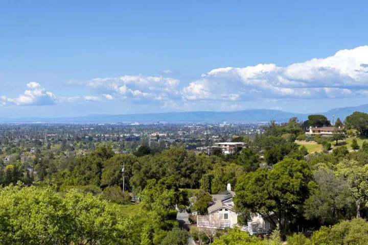 16060 Cerro Vista Drive, Los Gatos, California 95032