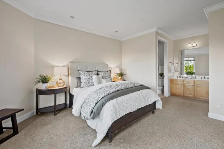 16060 Cerro Vista Drive, Los Gatos, California 95032