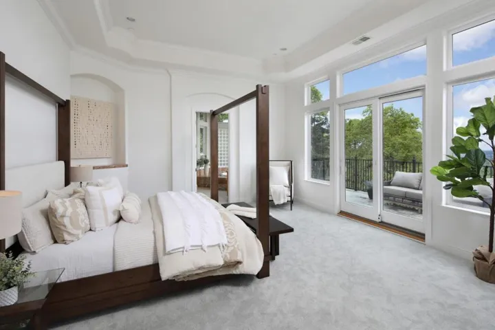 16060 Cerro Vista Drive, Los Gatos, California 95032