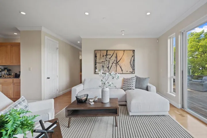 16060 Cerro Vista Drive, Los Gatos, California 95032