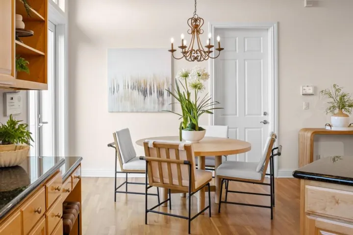 16060 Cerro Vista Drive, Los Gatos, California 95032