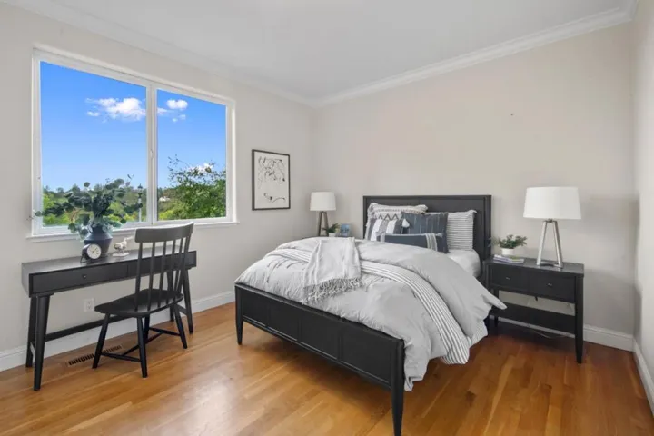 16060 Cerro Vista Drive, Los Gatos, California 95032