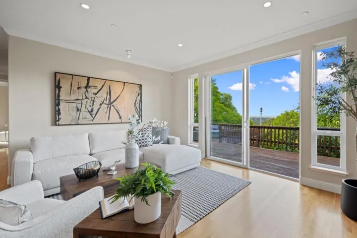 16060 Cerro Vista Drive, Los Gatos, California 95032