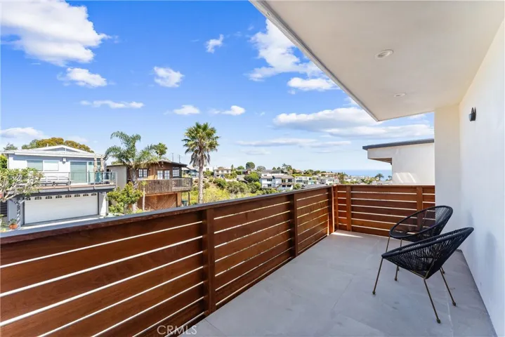 869 Santa Ana Street, Laguna Beach, California 92651