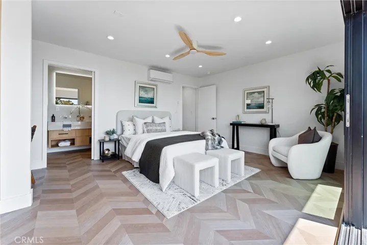 869 Santa Ana Street, Laguna Beach, California 92651