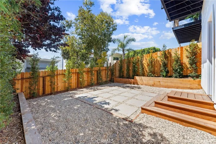 869 Santa Ana Street, Laguna Beach, California 92651