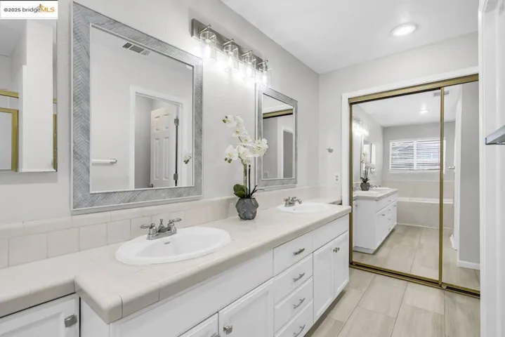 9438 Tuscany Circle, Stockton, California 95207-9999