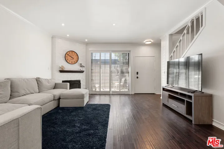 8156 Manitoba Street 2, Playa Del Rey, California 90293