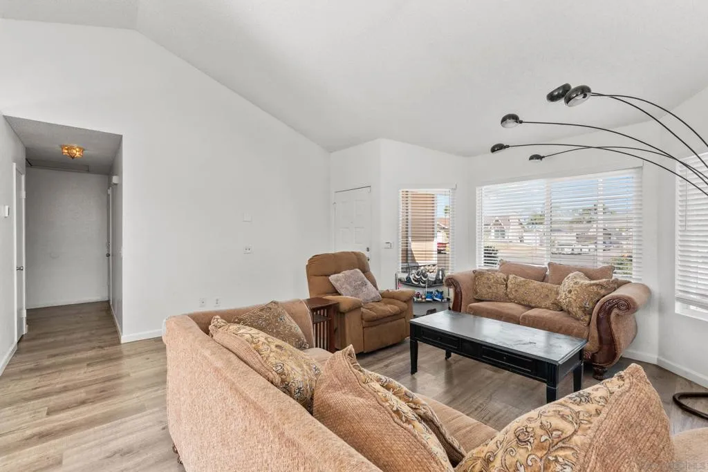 15765 Cayman Circle, Moreno Valley, California 92551 home-pic-27