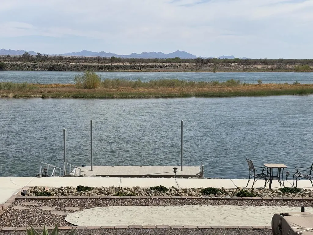 2674 Colorado River Road, Blythe, California 92225, 3 Bedrooms Bedrooms, ,3 BathroomsBathrooms,Residential,For Sale,Colorado River,219128367DA