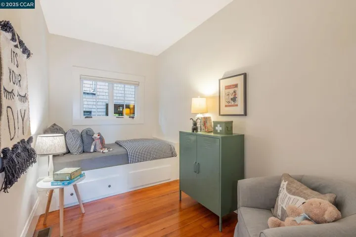 240 Monte Vista Ave, Oakland, California 94611