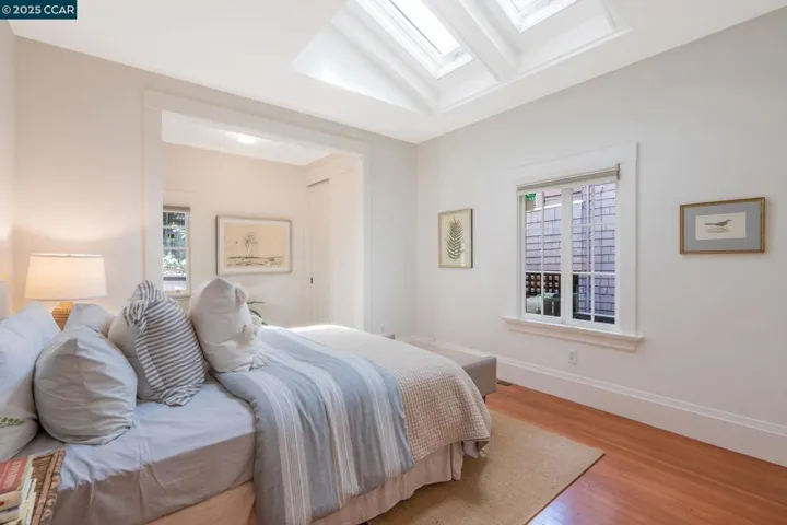 240 Monte Vista Ave, Oakland, California 94611