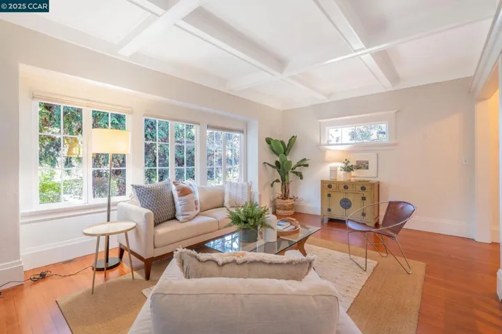 240 Monte Vista Ave, Oakland, California 94611