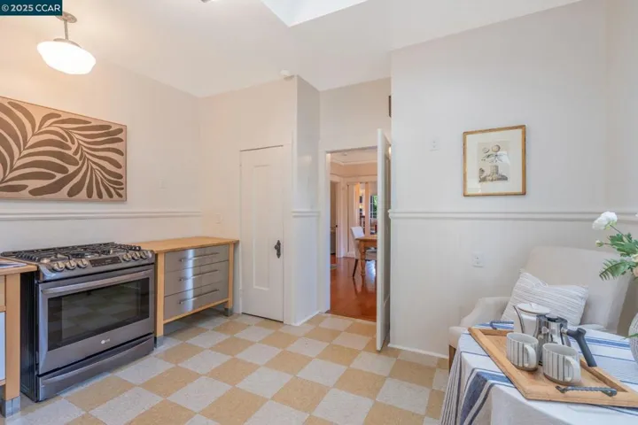 240 Monte Vista Ave, Oakland, California 94611