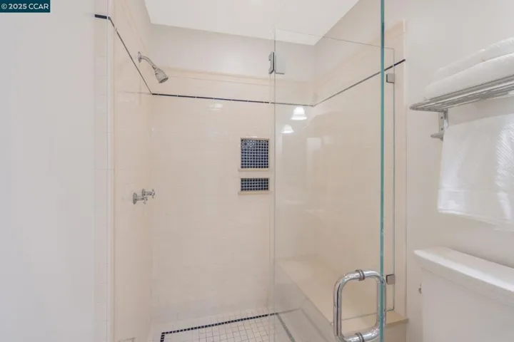 240 Monte Vista Ave, Oakland, California 94611