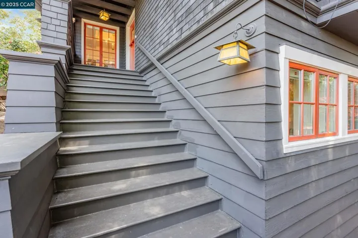 240 Monte Vista Ave, Oakland, California 94611