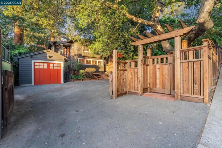 240 Monte Vista Ave, Oakland, California 94611