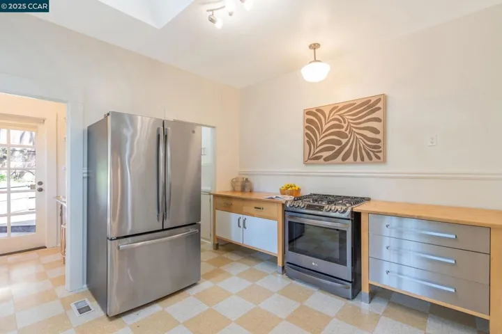 240 Monte Vista Ave, Oakland, California 94611