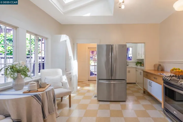 240 Monte Vista Ave, Oakland, California 94611