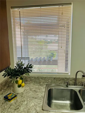 Friedly kitchen window