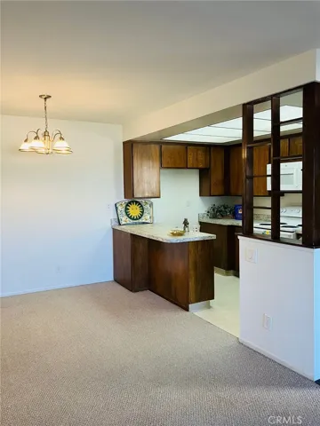 Kitchen eating area