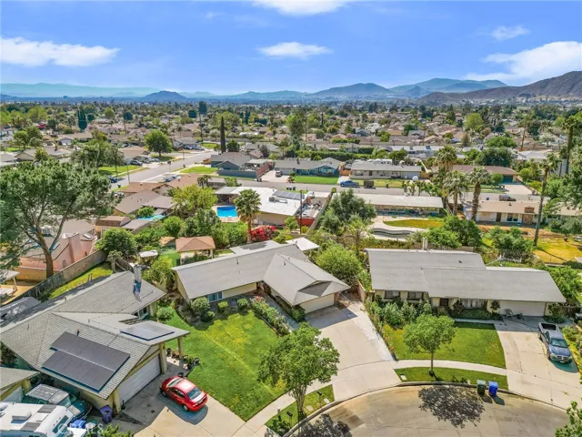 12784 Dutch Street, Grand Terrace, California 92313