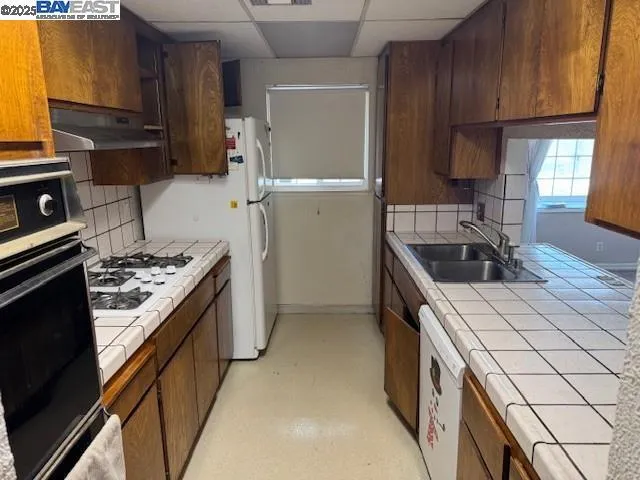 178 Hermes Ct, Hayward, California 94544-2835