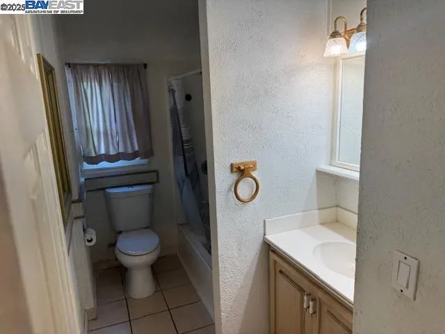 178 Hermes Ct, Hayward, California 94544-2835