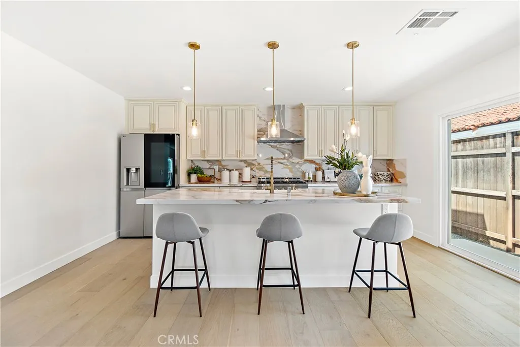 3991 Hubert Avenue, Los Angeles, California 90008 home-pic-17