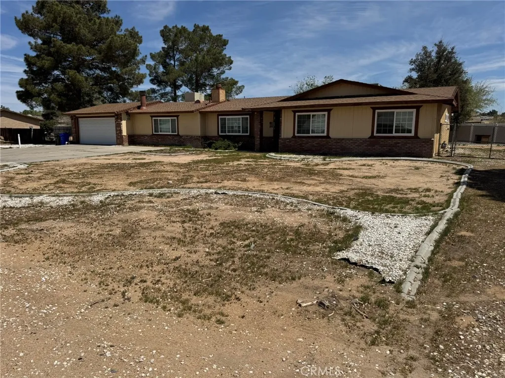 13771 Wawona Road, Apple Valley, California 92307 home-pic-1