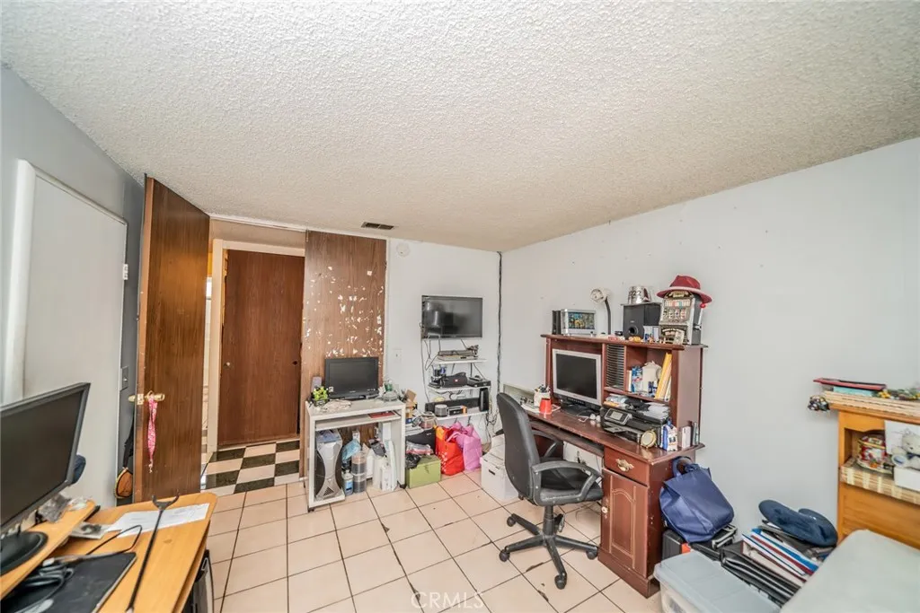 606 S Darney Avenue, West Covina, California 91792 home-pic-31