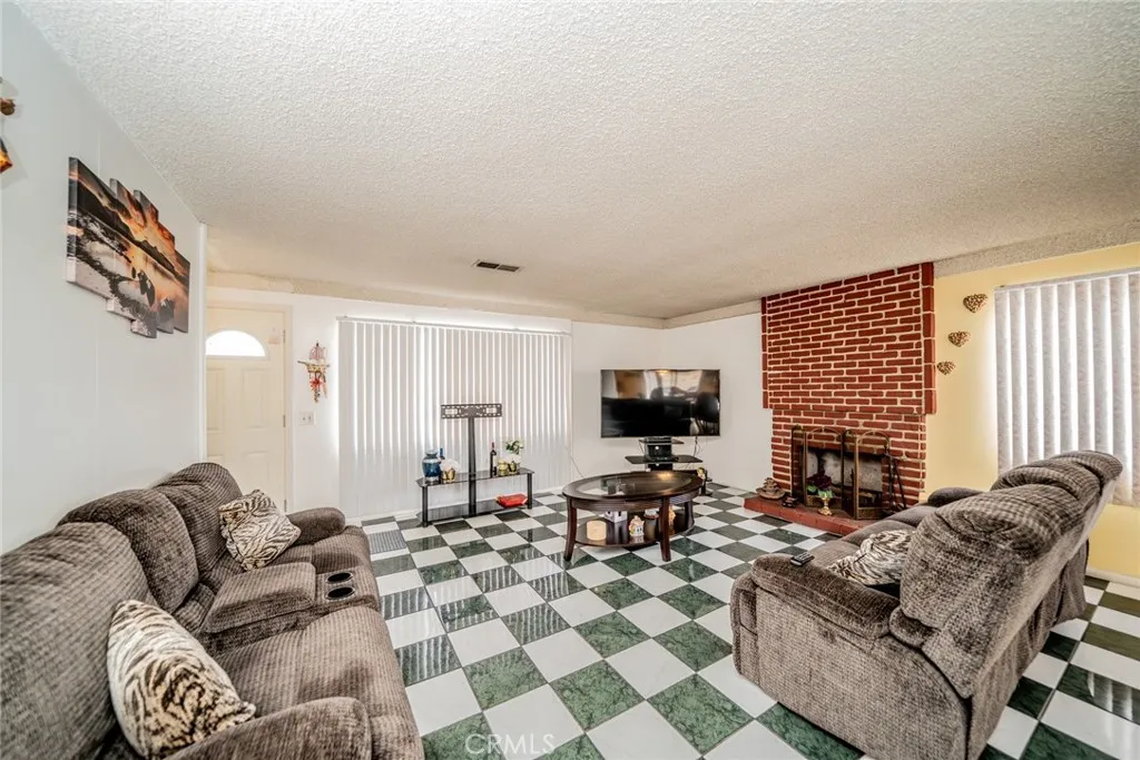 606 S Darney Avenue, West Covina, California 91792 home-pic-7