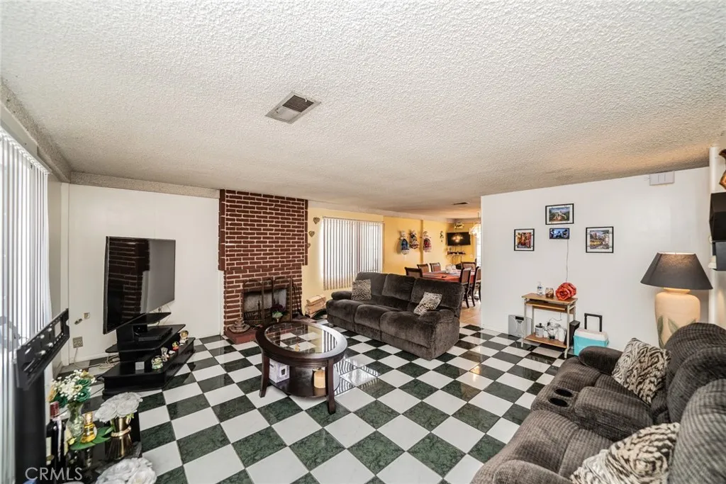 606 S Darney Avenue, West Covina, California 91792 home-pic-9