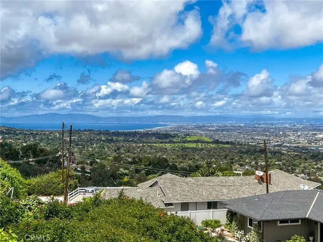 19 Surrey Lane, Rancho Palos Verdes, California 90275