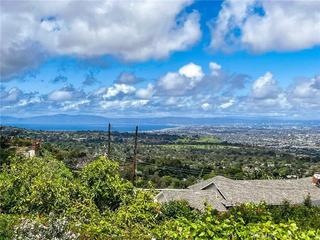 19 Surrey Lane, Rancho Palos Verdes, California 90275
