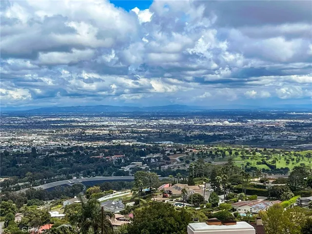 19 Surrey Lane, Rancho Palos Verdes, California 90275