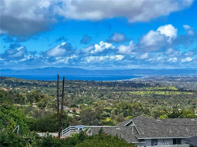 19 Surrey Lane, Rancho Palos Verdes, California 90275