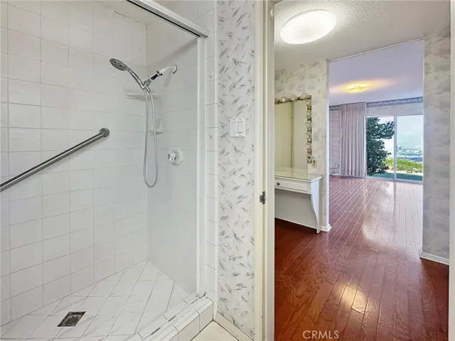 19 Surrey Lane, Rancho Palos Verdes, California 90275