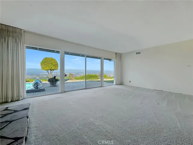 19 Surrey Lane, Rancho Palos Verdes, California 90275